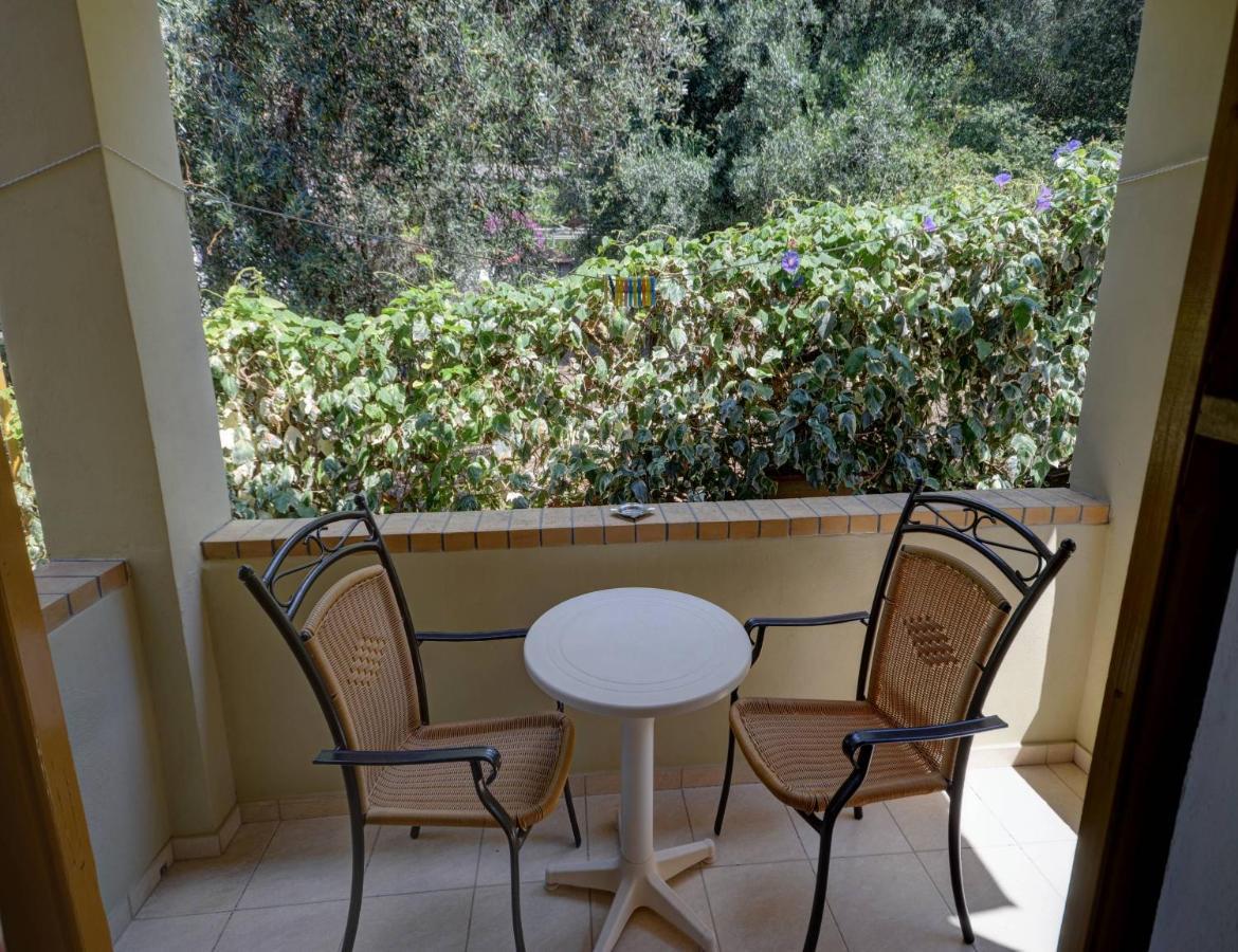 Mikeys Apartments Paleokastritsa Bagian luar foto